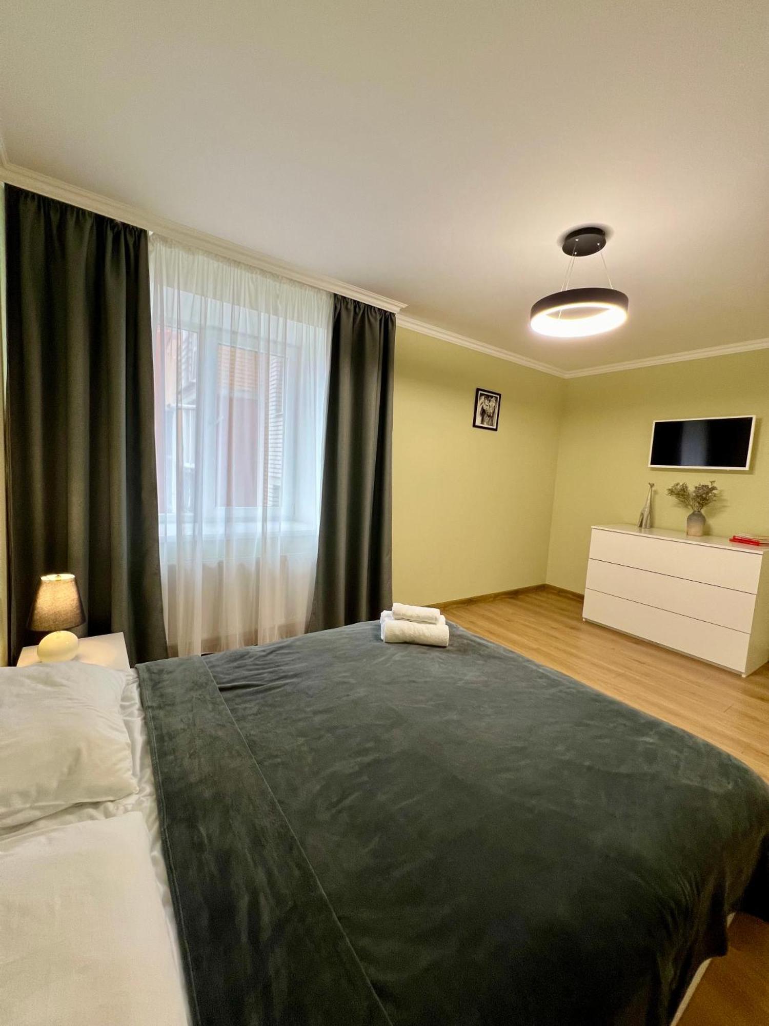 Затишна Квартира Біля Парку Центр Міста Ternopil Esterno foto