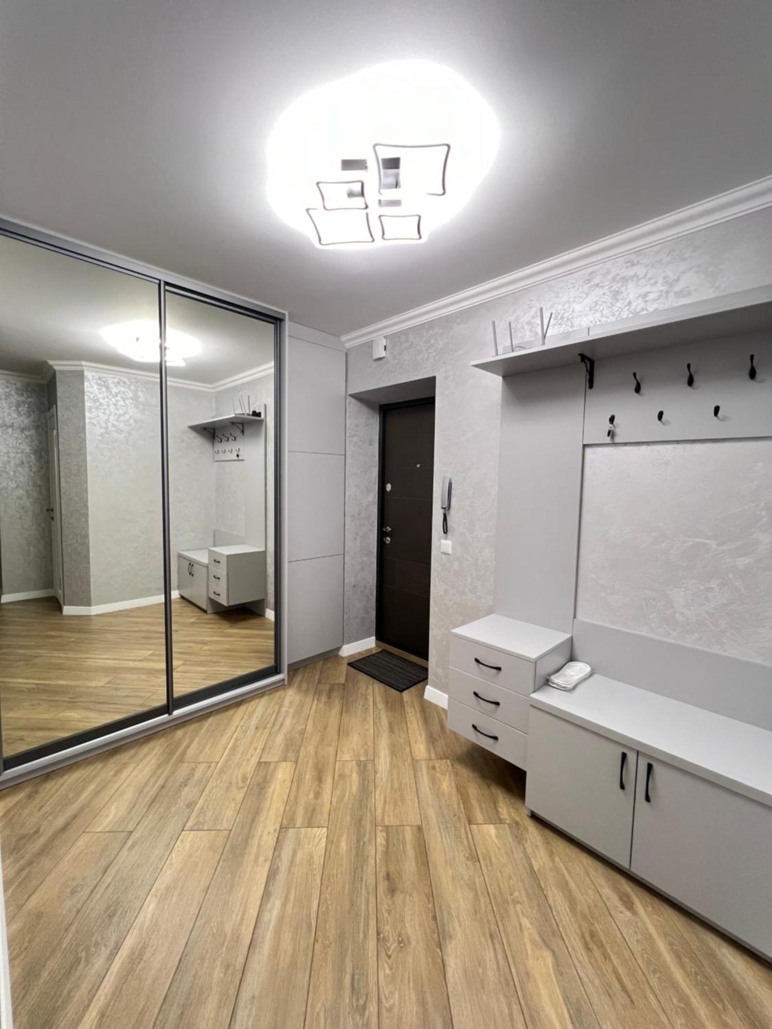 Затишна Квартира Біля Парку Центр Міста Ternopil Esterno foto